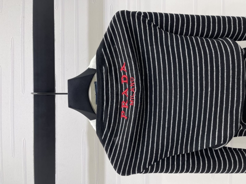 Pra*a sweaters